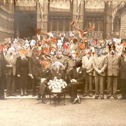 Betriebsversammlung der Tiere, 17x23 cm, 2019