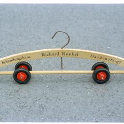 küche und keller unterwegs – holz und fischertechnik, 2001