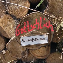 Gottschlich – sich unauffällig davon…, 2022